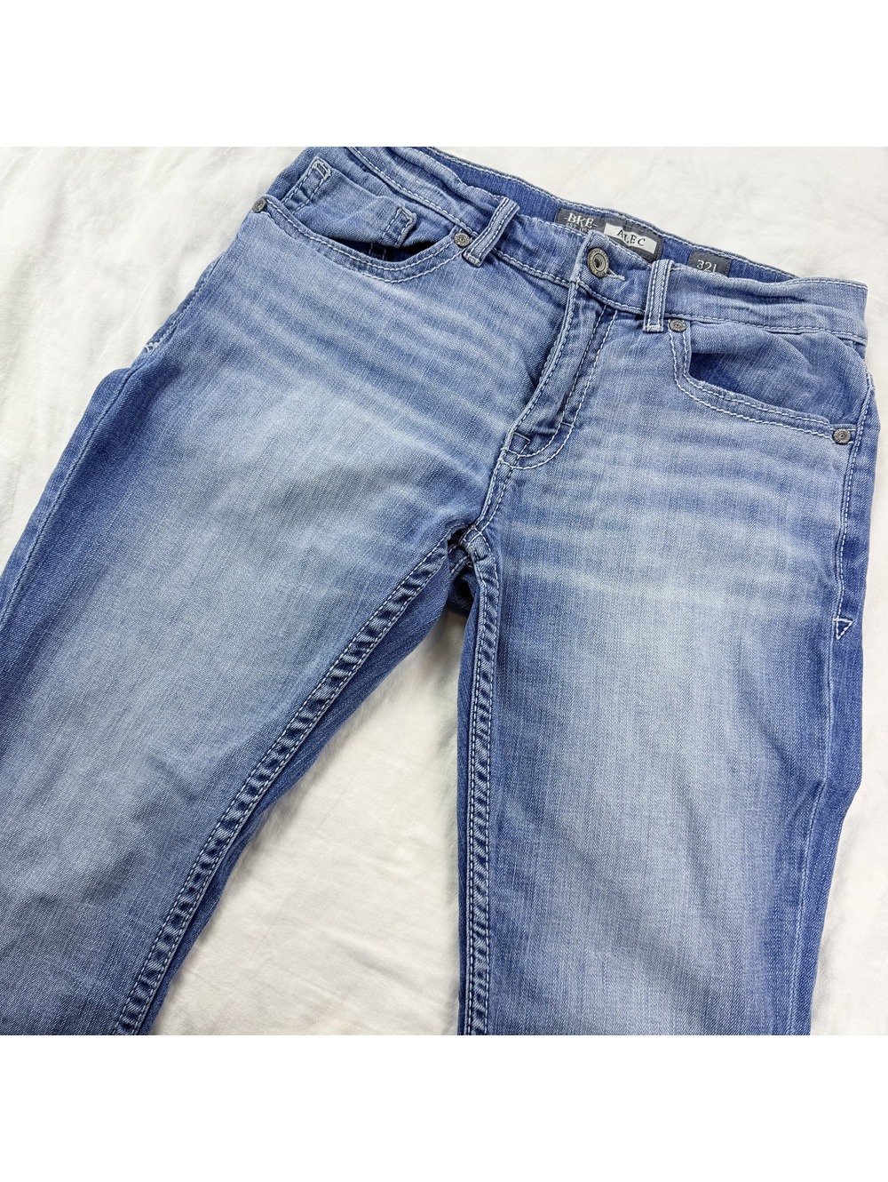 BKE Alec Jeans Mens 32L Straight Leg Light Wash Stretch Denim Buckle Western